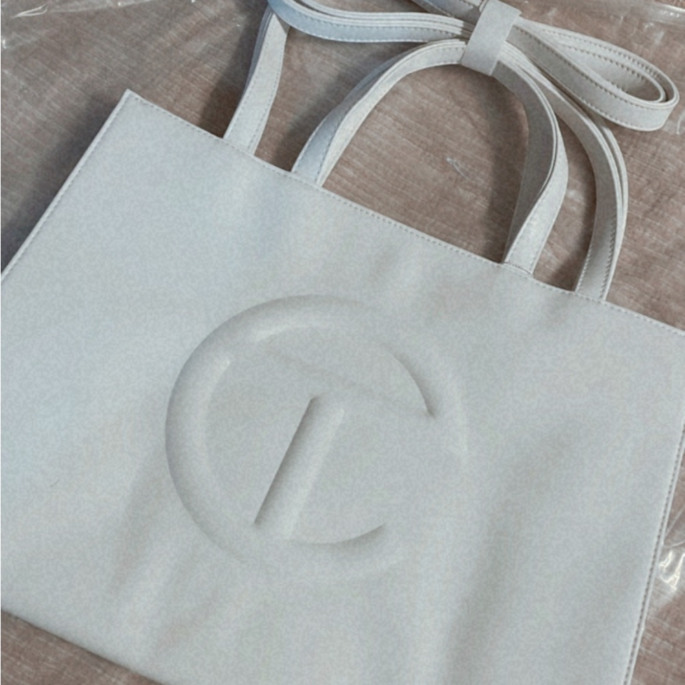 Telfar medium shopping bag BRAND NEW !!!